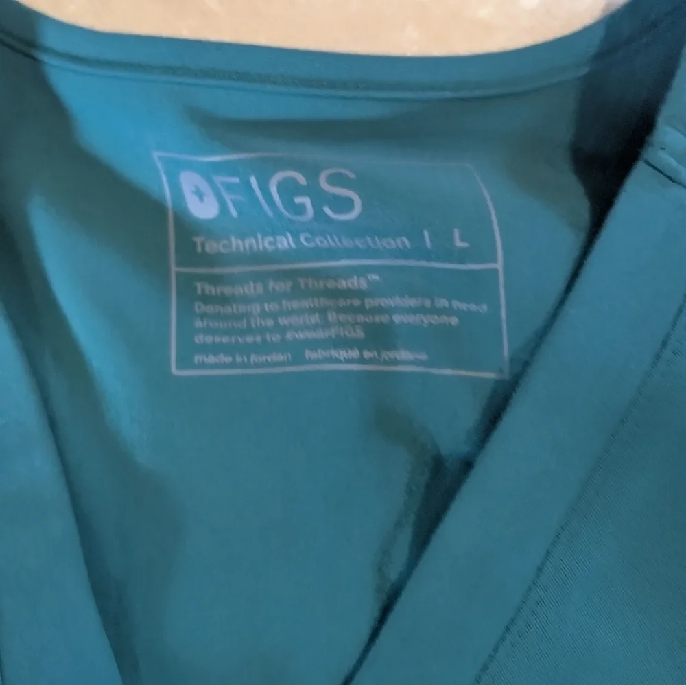 Figs Hunter Green Like New Size Large With Jogger Pants Scrub Set - Picture 4 of 5